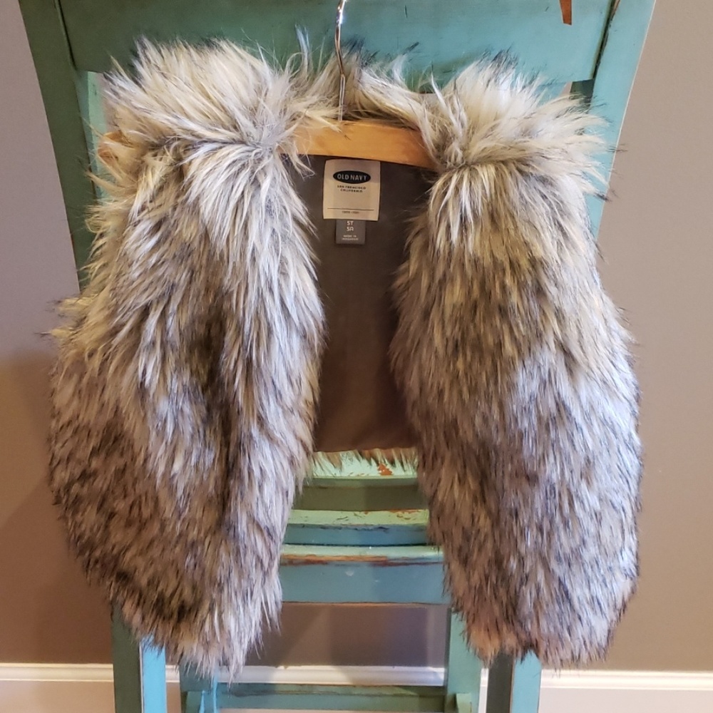 Fur vest- Old navy